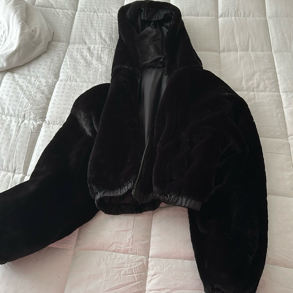 Reversible cropped black jacket